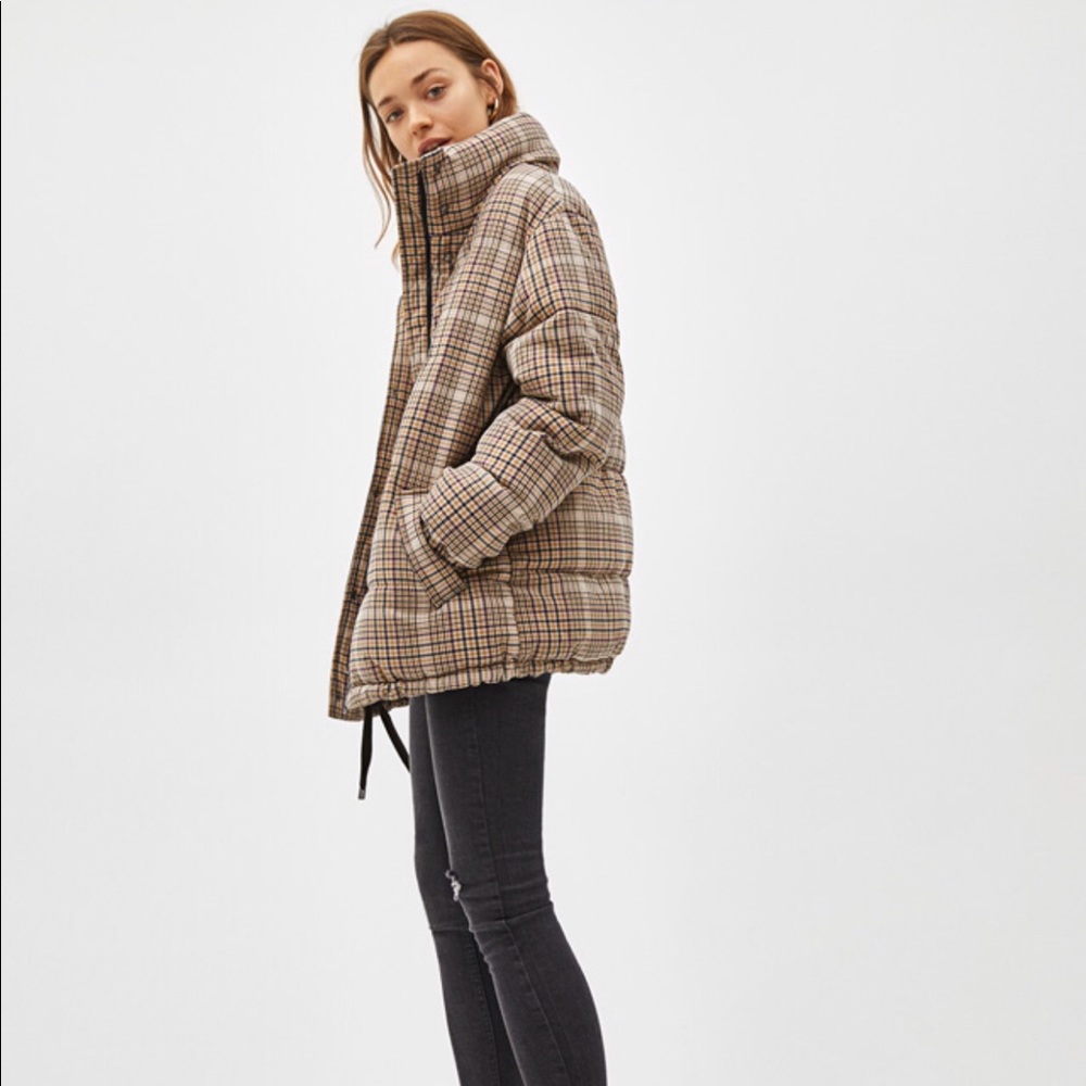 BERSHKA PLAID PUFFER